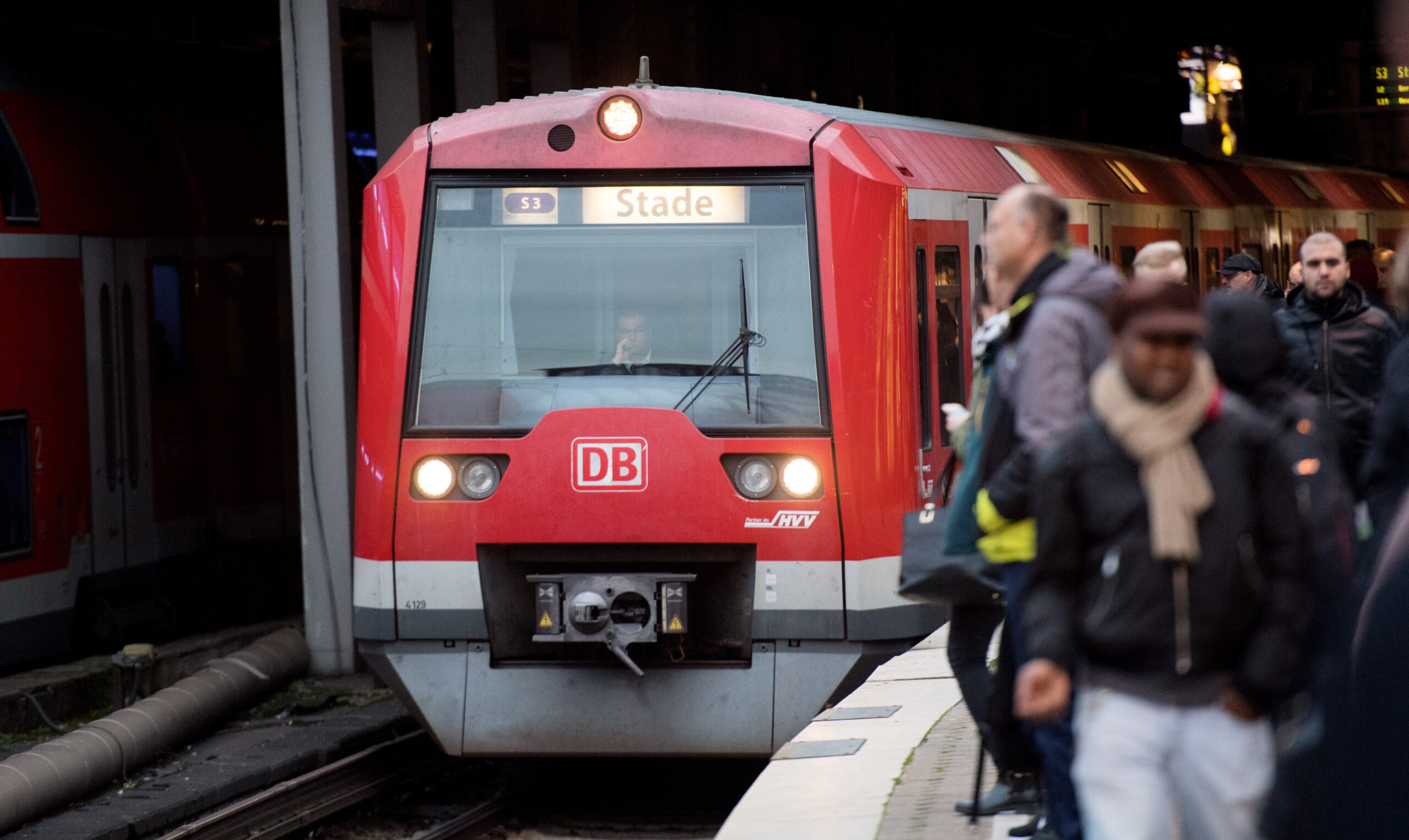 Der Dieb schlug in einer S-Bahn der Linie S3 zu (Symbolfoto).