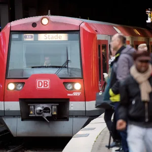 Der Dieb schlug in einer S-Bahn der Linie S3 zu (Symbolfoto).