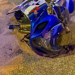 Auf der Steilshooper Allee krachte ein Biker gegen ein Auto und wurde schwer verletzt.