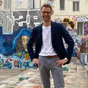 Schulleiter und zukünftiger Volt-Abgeordneter in der Bezirksversammlung Altona: Patrick Fischer