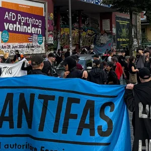 Protest vor der Roten Flora in Hamburg gegen die Auslieferung der linskautonomen Maja T. nach Ungarn.