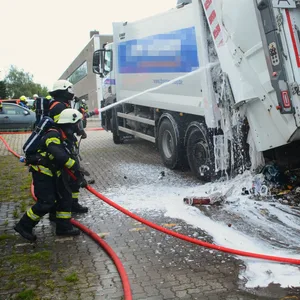 Feuer in Mülllaster in Barsbüttel – schwierige Löscharbeiten.
