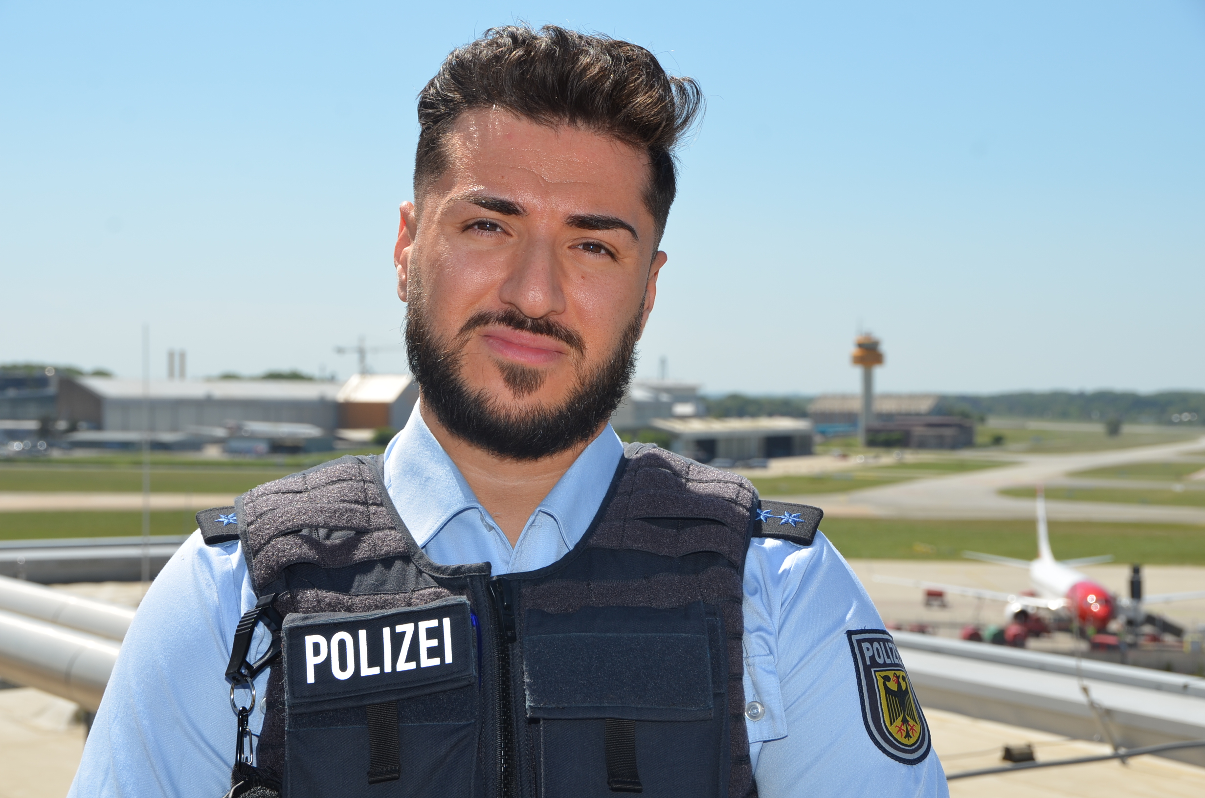 Maani Pouladian (24) Bundespolizist