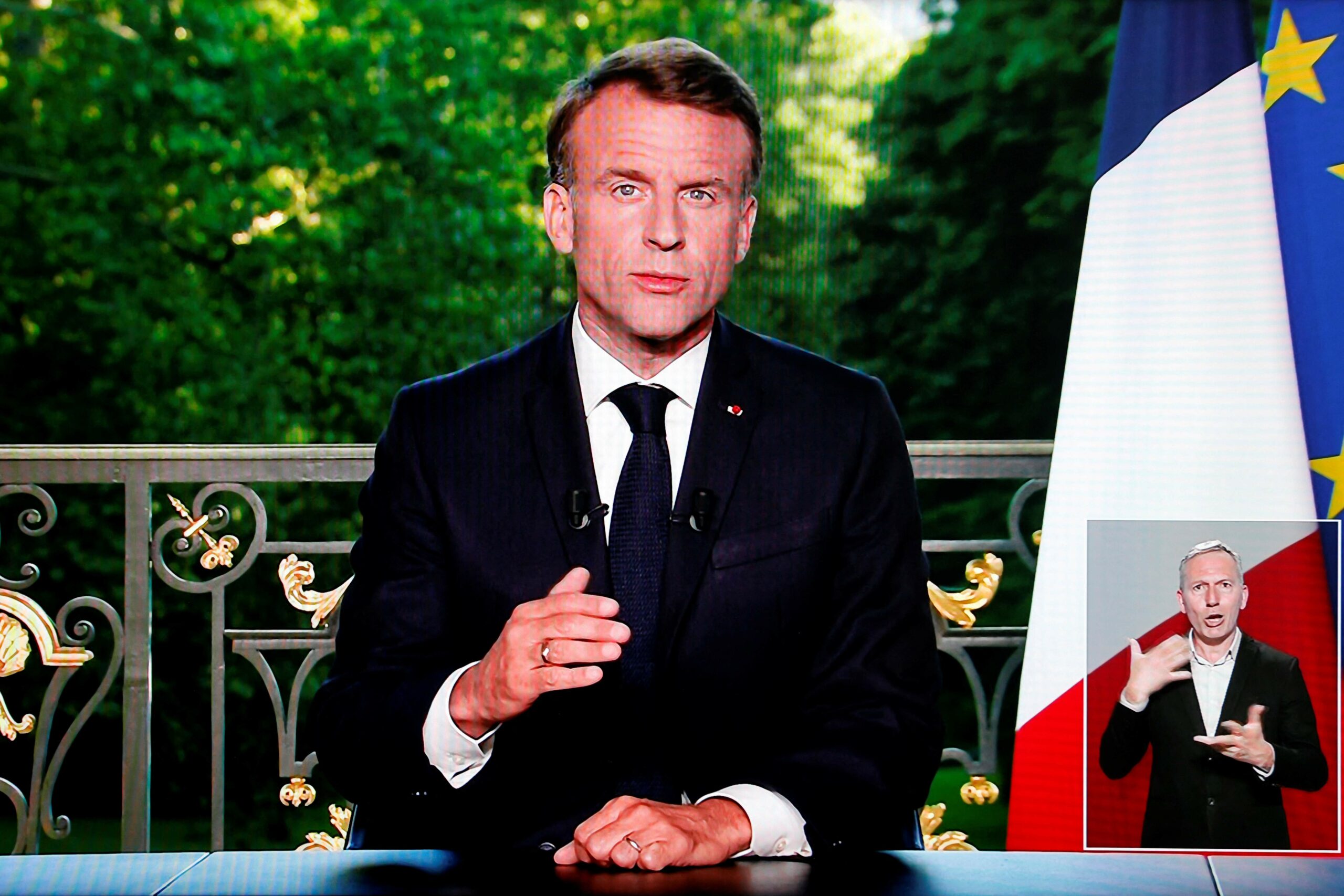 Frankreichs Präsident Emmanuel Macron verkündet in einer Fernseh-Ansprache an die Nation, die Nationalversammlung aufzulösen und Neuwahlen anzusetzen.