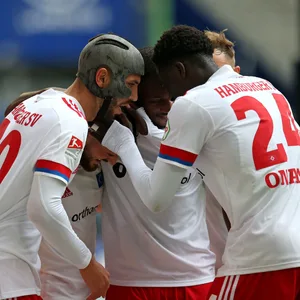 Klaus Gjasula und Amadou Onana spielten einst gemeinsam für den HSV. Bei der EM sind sie nun zwei von zehn Spielern mit HSV-Vergangenheit.