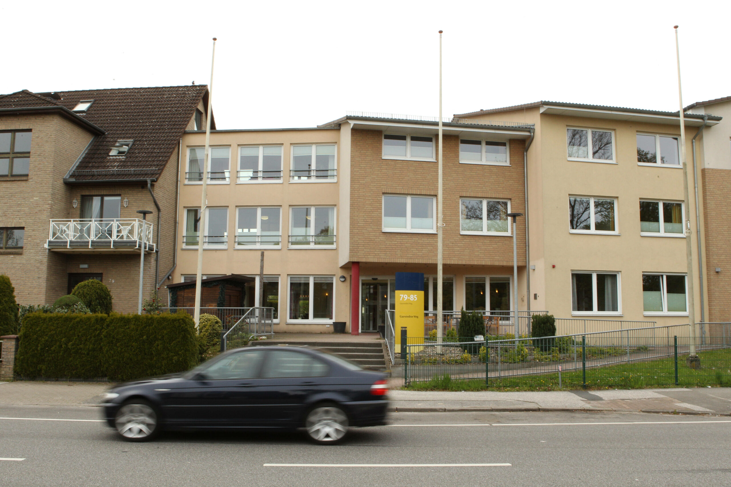 Im ehemaligen Seniorenheim am Garstedter Weg hat die Sozialbehörde eine Unterkunft für Obdachlose mit Pflegebedarf eingerichtet.