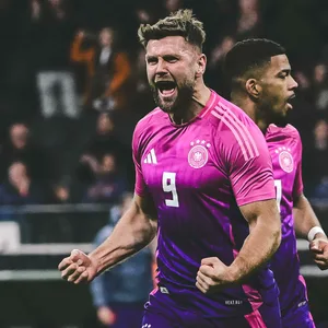 Niclas Füllkrug bejubelt ein Tor der deutschen Nationalmannschaft