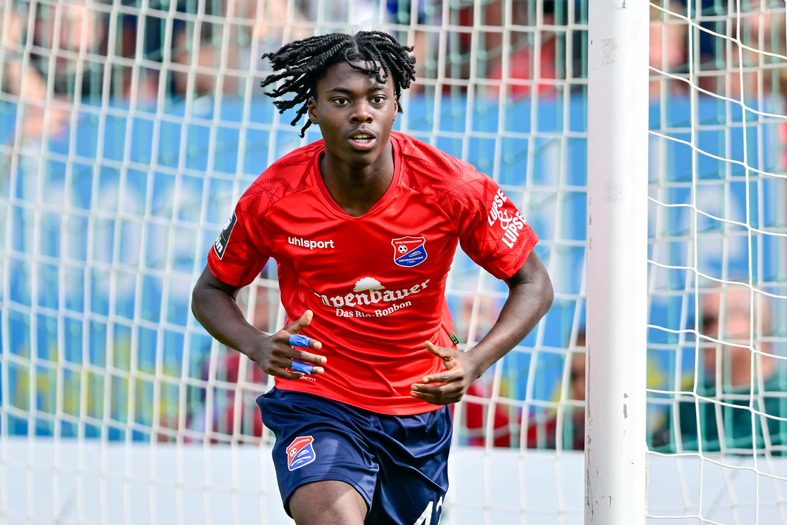 Gibson Nana Adu (SpVgg Unterhaching) beim Torjubel