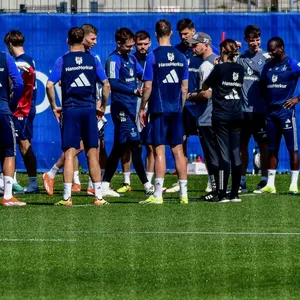 Für Steffen Baumgart und den HSV beginnt die Vorbereitung auf die nächste Zweitligasaison.