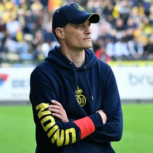Alexander Blessin verschränkt die Arme