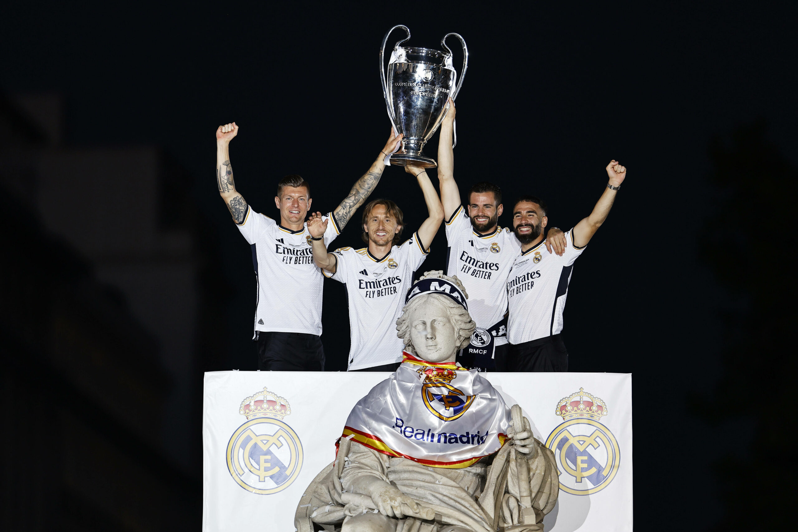 Toni Kroos, Luka Modric, Nacho Fernandez und Dani Carvajal feiern den CL-Titel