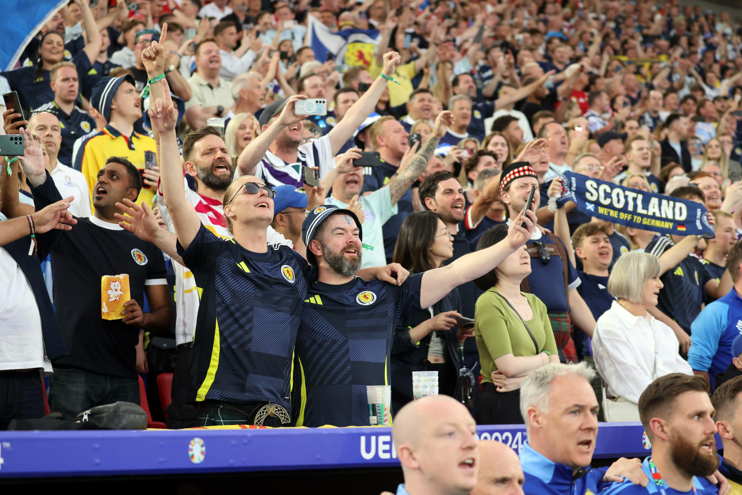 Schottlands Fans müssen nach dem 0:1 gegen Ungarn leider zu Hause weiter singen.