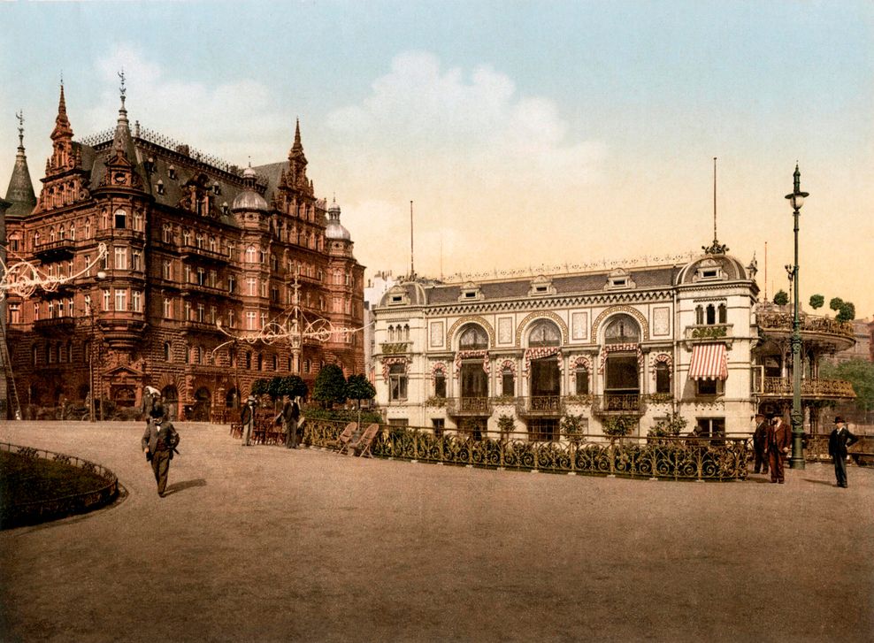Eine Ansichtskarte, entstanden um das Jahr 1900. Damals hatte der Hamburger Hof noch spitze Türme.