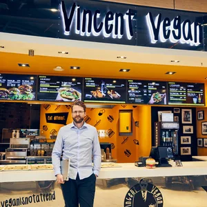 Christian Kuper, Gründer von "Vincent Vegan" in der Europa-Passage.