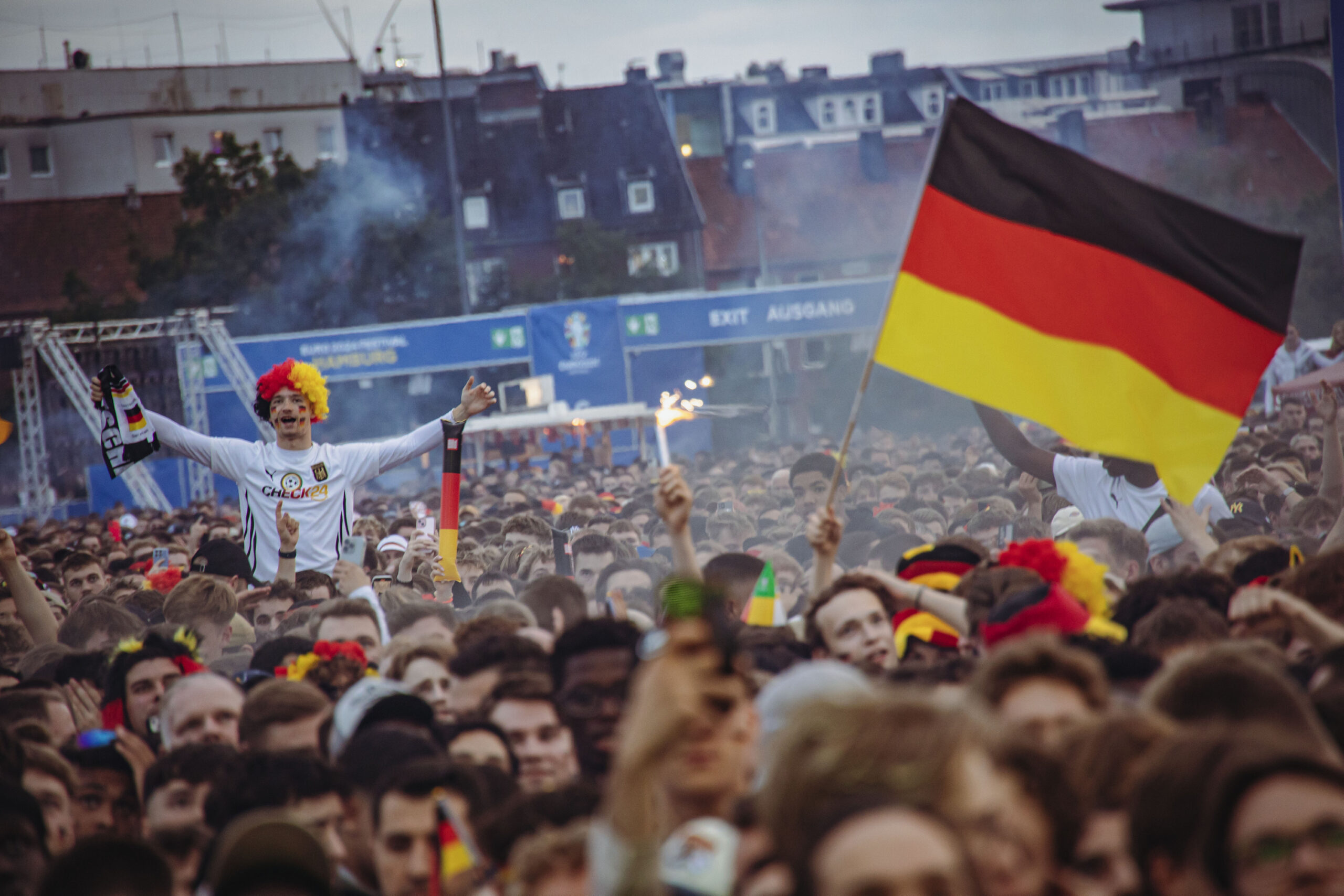 Menschen auf dem Heiligengeistfeld