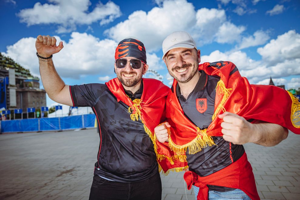 Adnan (l.) und Ilir sind extra aus Köln angereist.