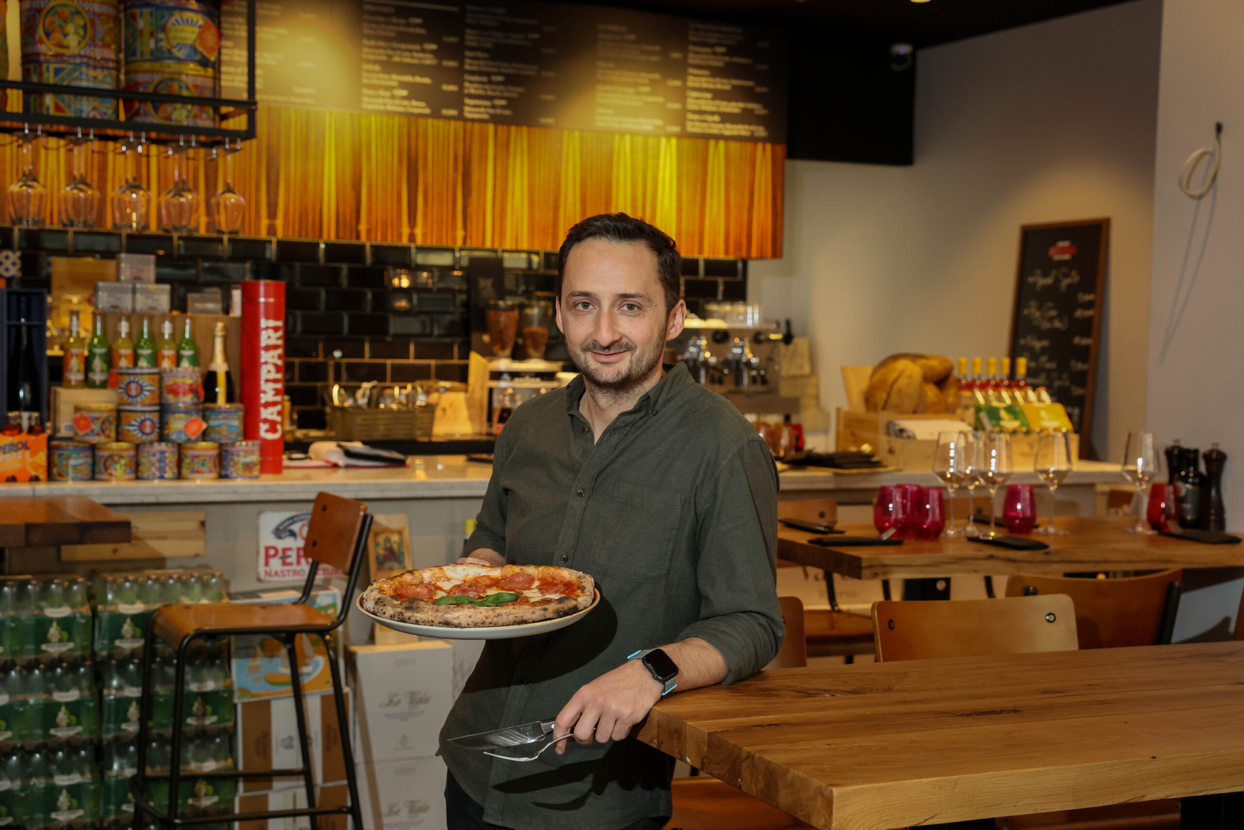 Cosmin Butiulca vom „ Spaccaforno“ – laut „Falstaff“ gibt es hier die beste Pizza der Stadt!