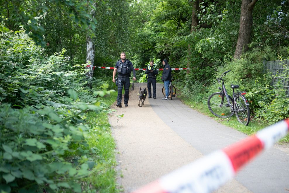Der Tatort in Wilhelmsburg: Am Veringkanal eskalierte ein Streit zwischen zwei Gruppen.