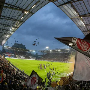 Das ausverkaufte Millerntor-Stadion