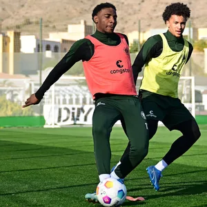 Dapo Afolayan und Eric da Silve Moreira im Trainingsspiel
