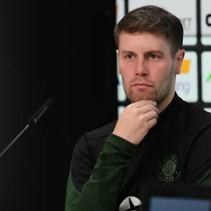 Fabian Hürzeler schaut nachdenklich