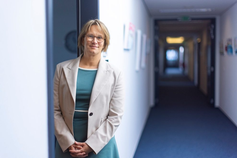 Sozialsenatorin Melanie Schlotzhauer (SPD) sieht sich im Weg der Behörde bestärkt. (Archivbild)