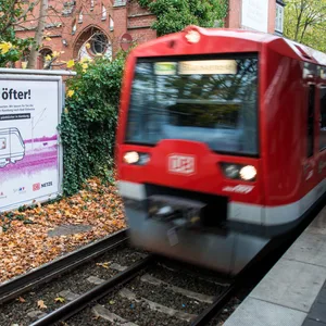 exhibitionist lässt Hosen vor Pärchen runter – Bundespolizei stellt den Täter im Bahnhof Hassenbrook