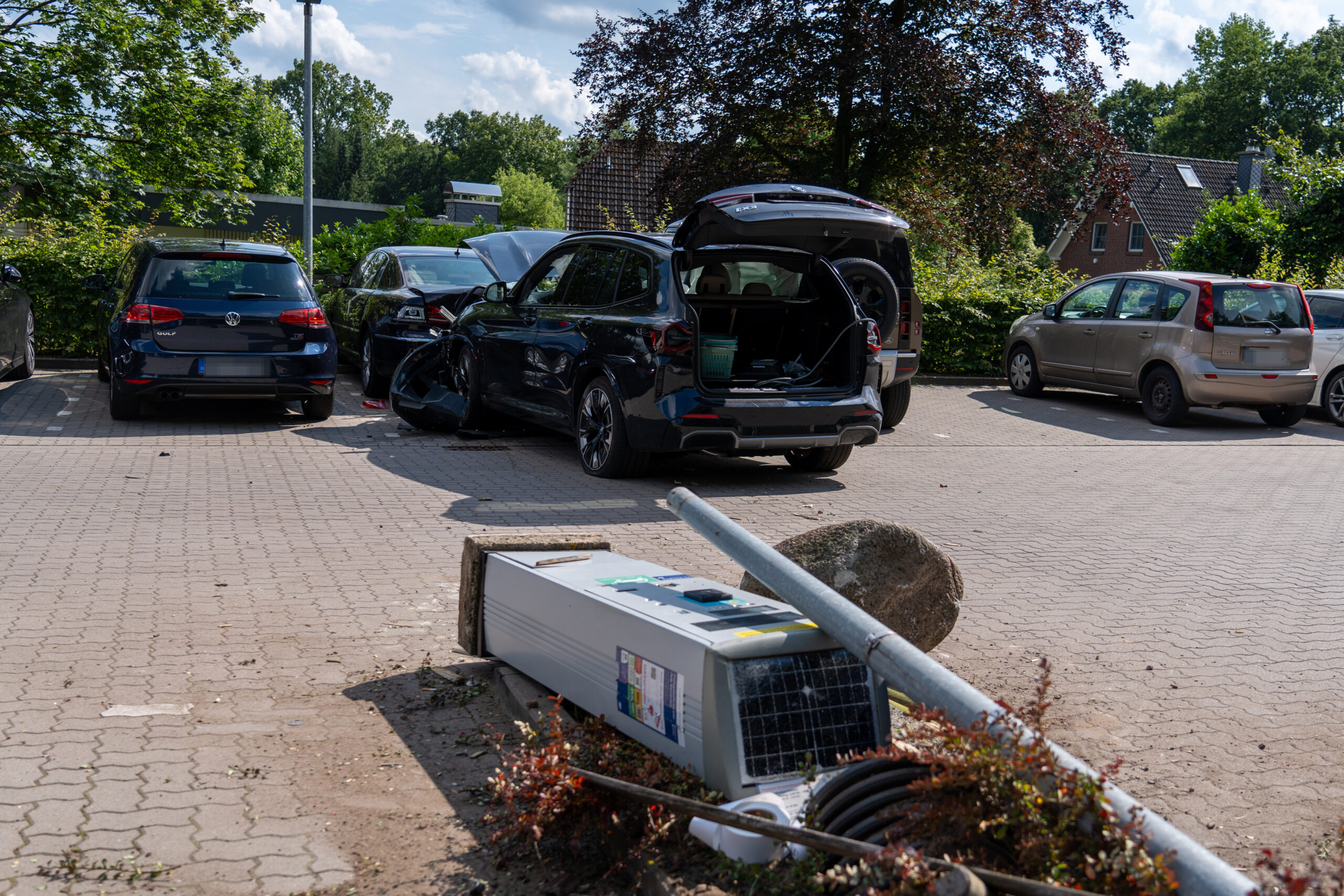 Zerstörung auf dem Parkplatz