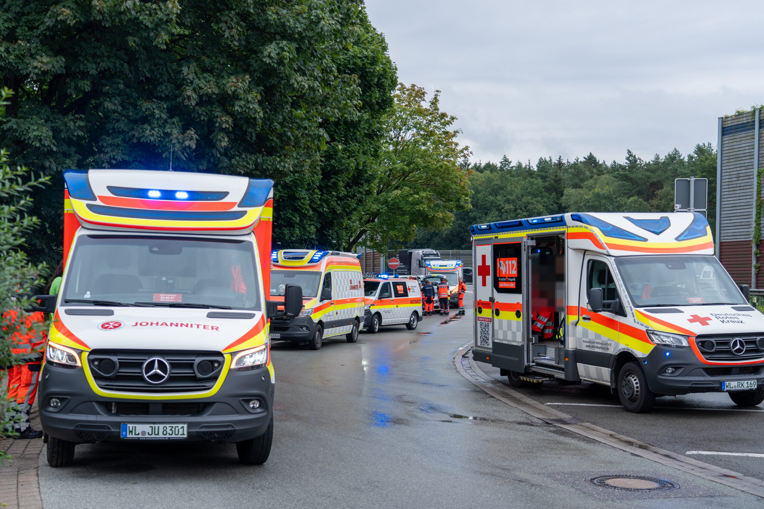 Sechs Kinder wurden nach dem Unfall ins Krankenhaus gebracht – vier von ihnen aber nur für vorsorgliche Untersuchungen.