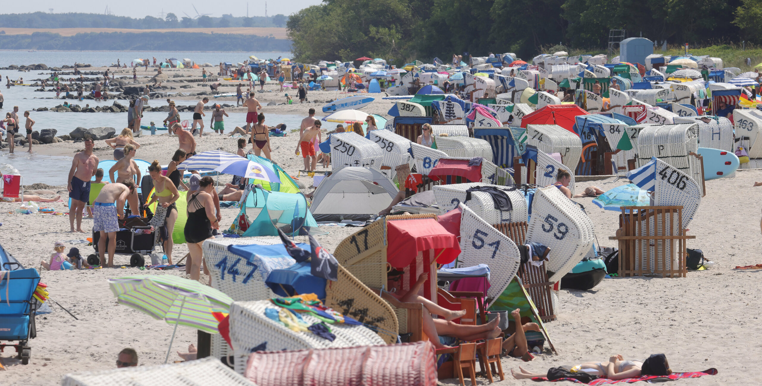 Touristen am Strand