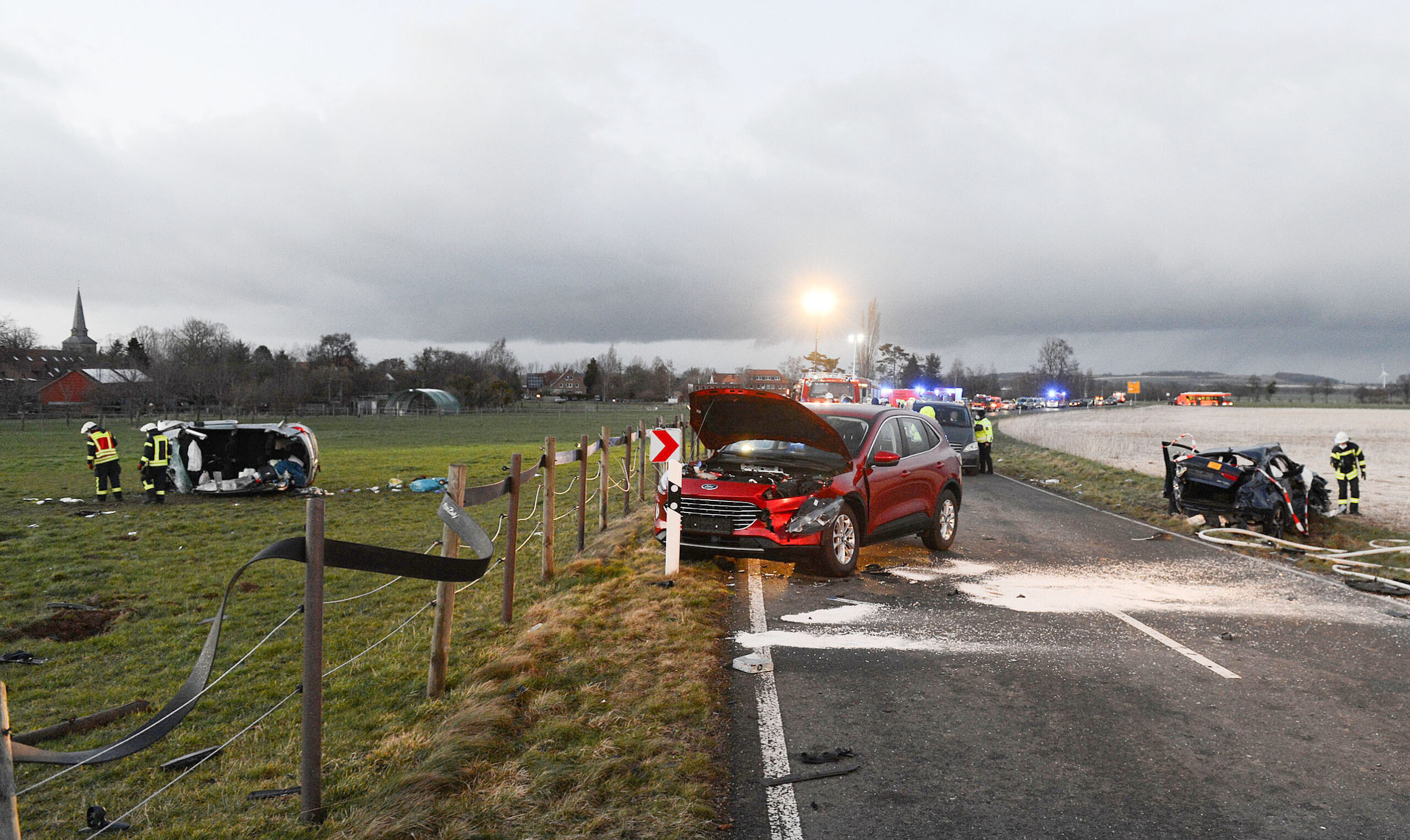 Bei dem Unfall in Barsinghausen, der durch ein illegales Rennen ausgelöst wurde, starben zwei Kinder.