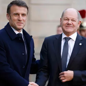 Emmanuel Macron und Olaf Scholz: Sie und Joe Biden gelten als die Männer der Mitte.