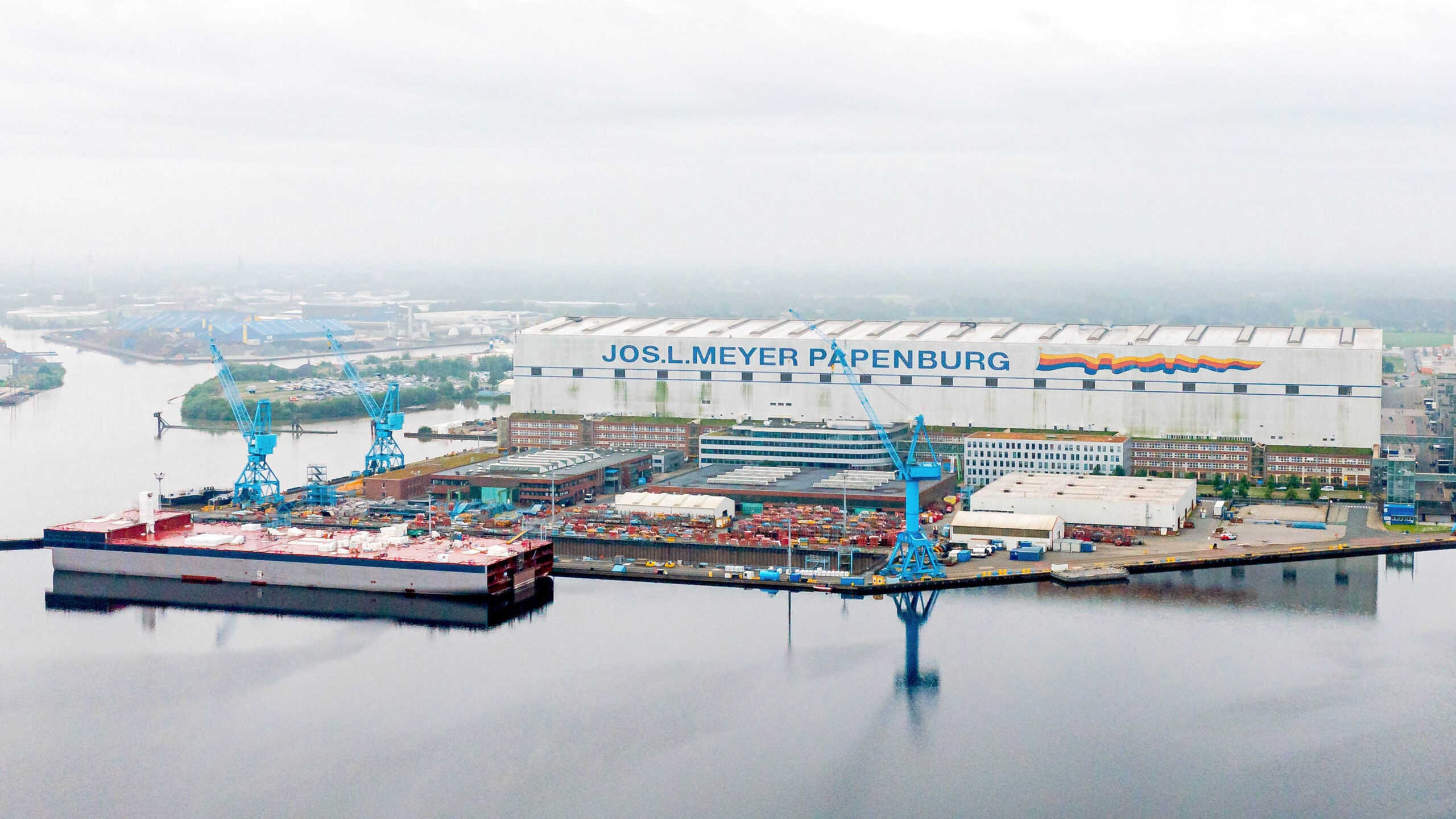 Die Meyer Werft in Papenburg. Dort werden die Schiffe zwar noch gebaut, den Firmensitz hat das Unternehmen aber nach Luxemburg verlegt.