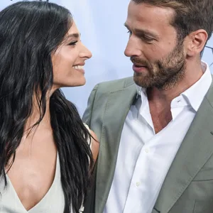 Amira Pocher zeigte sich bei der Berlin Fashion Week erstmals mit ihrem Freund Christian Düren.