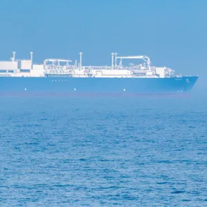 Das LNG Spezialschiff „Neptune“ im Mai 2024 vor der Küste der Insel Rügen.
