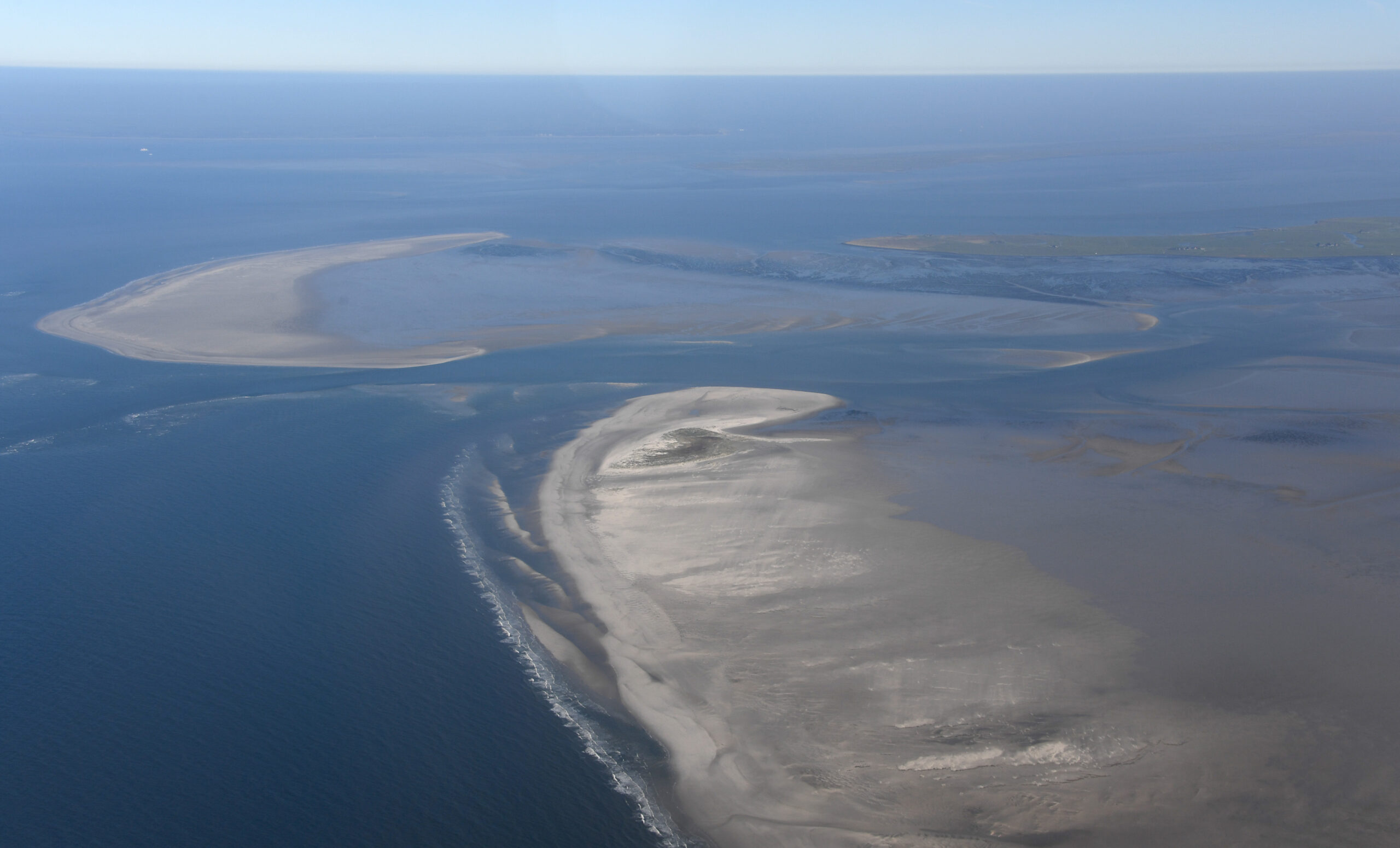 Die Sandbänke Süderoogsand (unten) und Norderoogsand im nordfriesischen Wattenmeer.