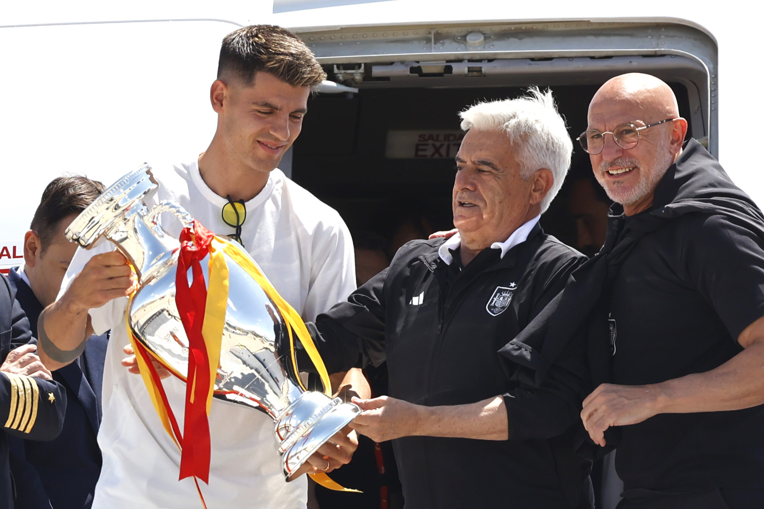 Pedro Rocha mit Alvaro Morata und Luis de la Fuente