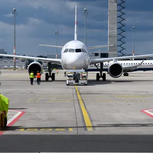 Am Flughafen BER (Symbolbild) wurde der Flugverkehr vorübergehend eingestellt.