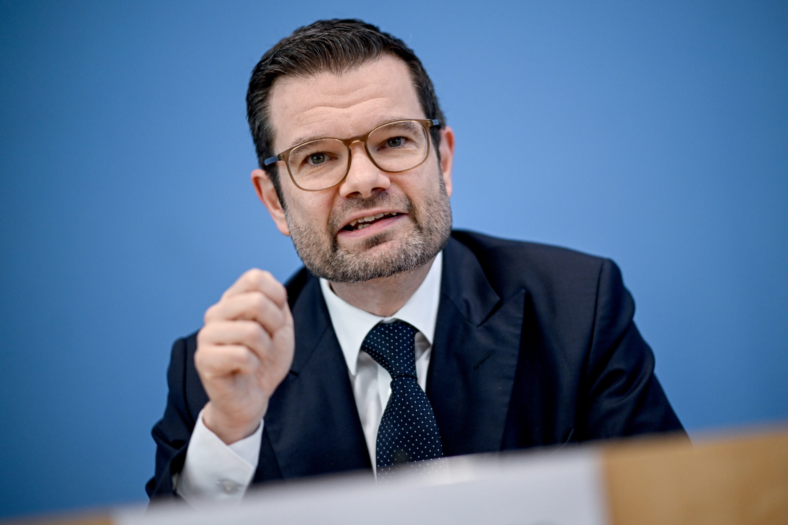 Justizminister Marco Buschmann bei der Pressekonferenz.