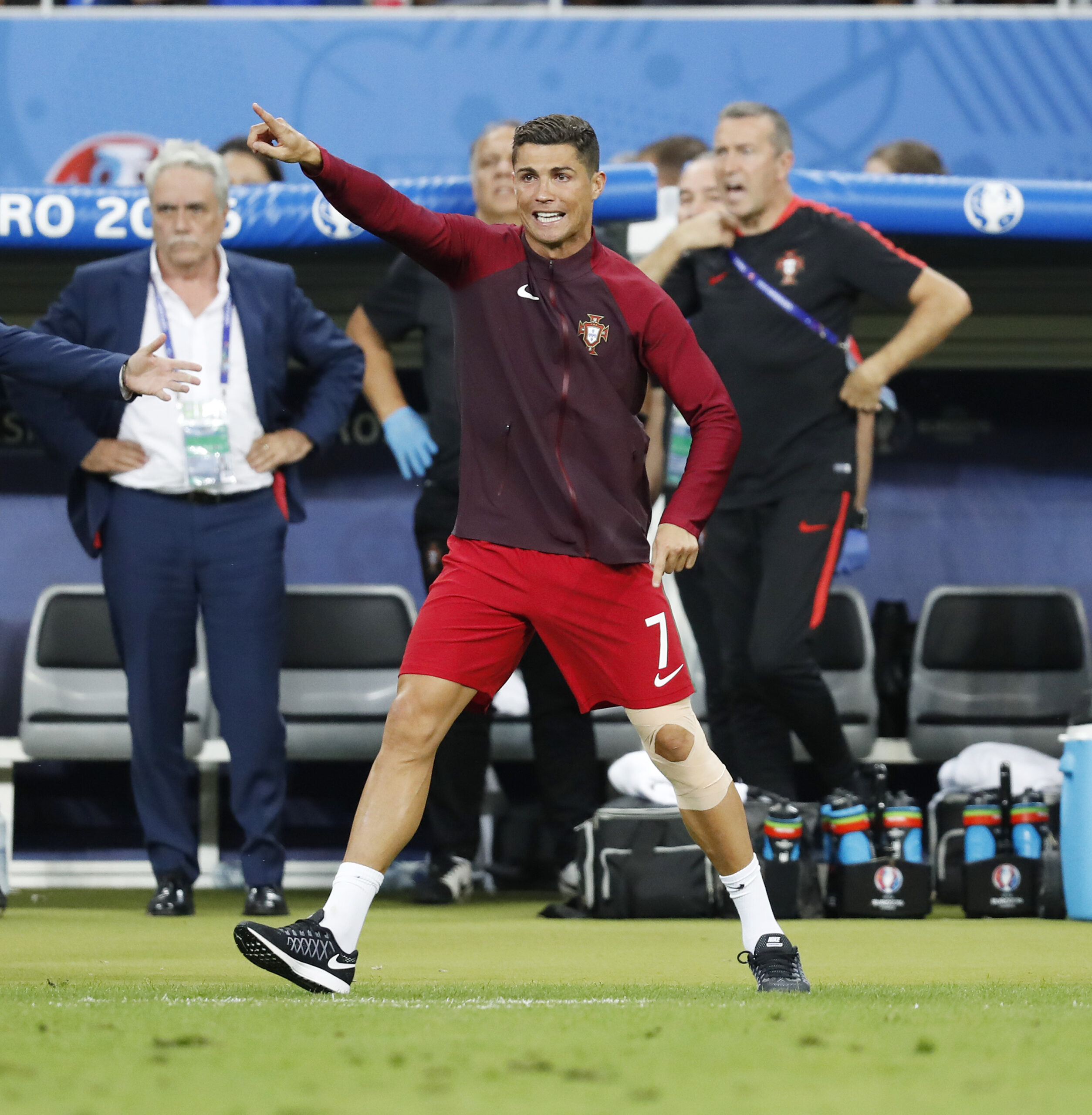 Der verletzte Ronaldo beim EM-Finale 2016.