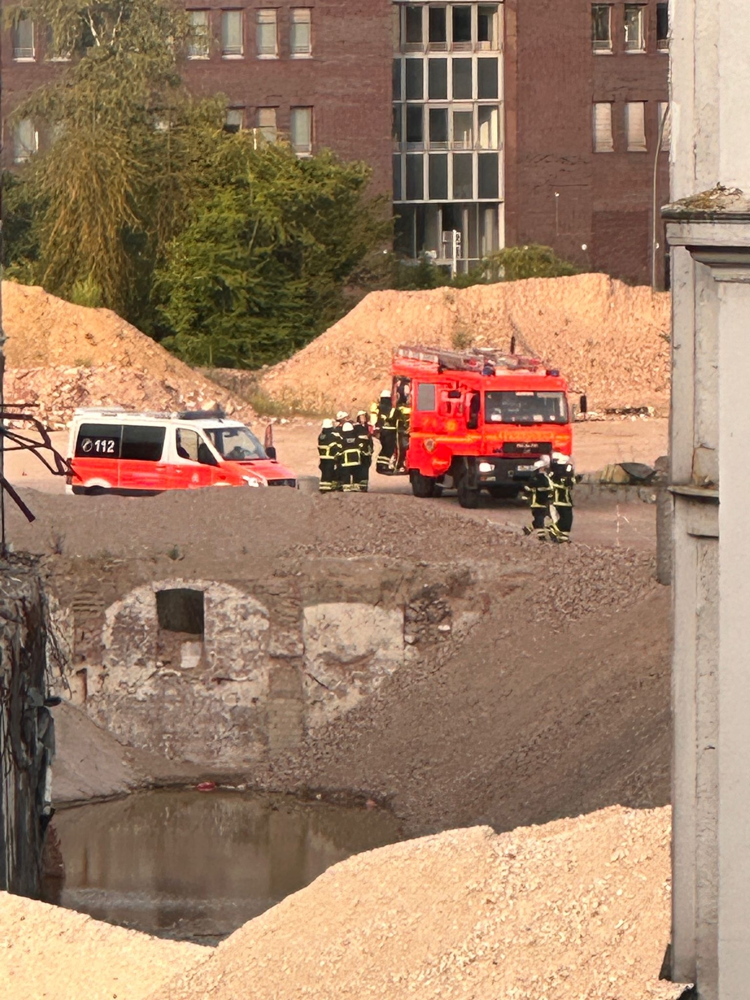 Die Feuerwehr konnte den Brand auf dem Holsten-Areal schnell löschen.