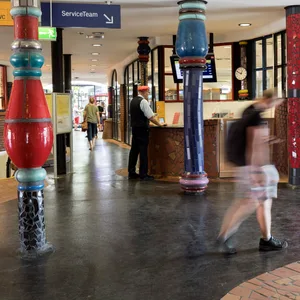 Der „Hundertwasser-Bahnhof“ in Uelzen (Archivbild).
