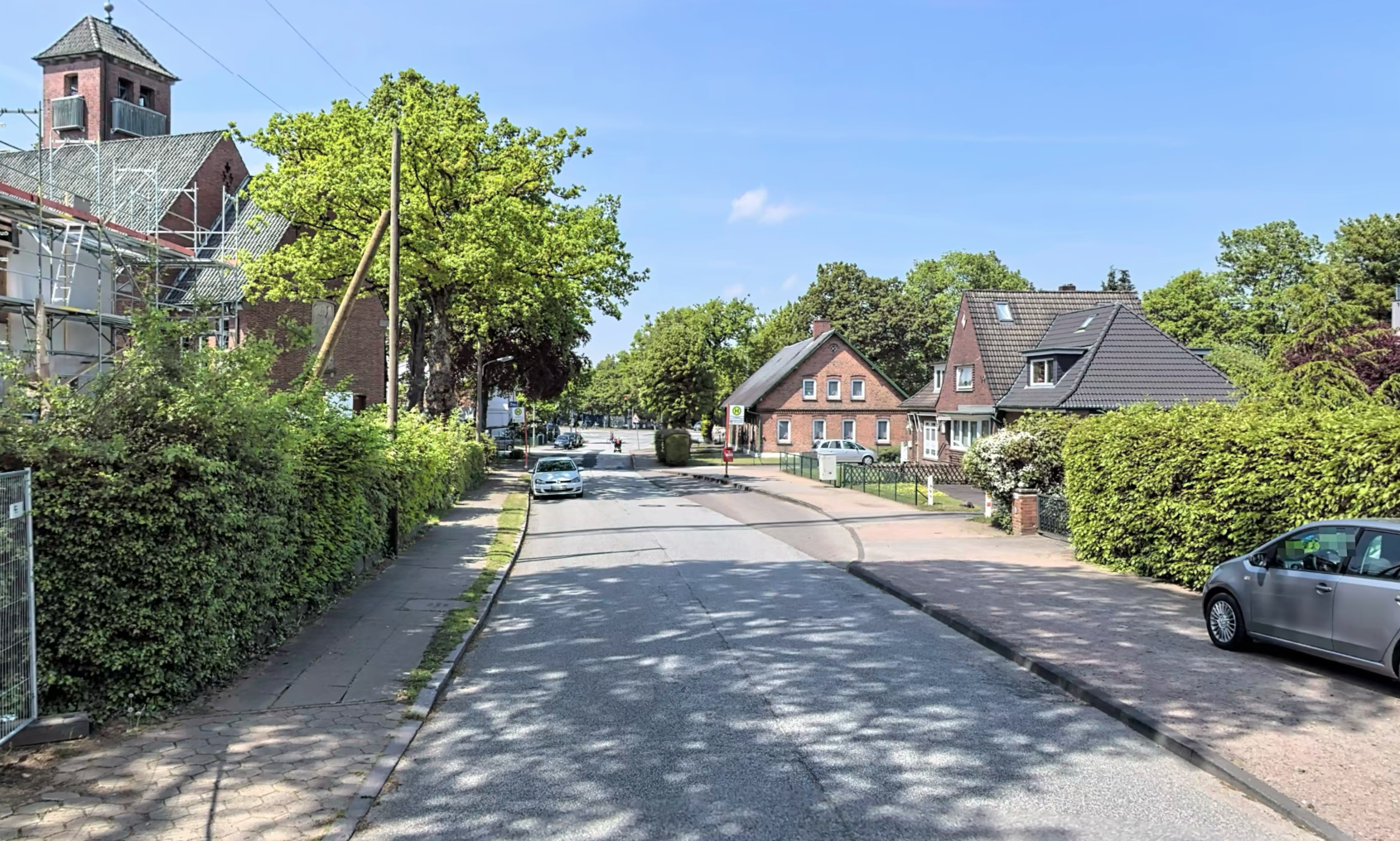 Der Sülldorfer Kirchenweg wird im Spätsommer saniert. Gestartet wird auf Höhe der Hausnummer 192.