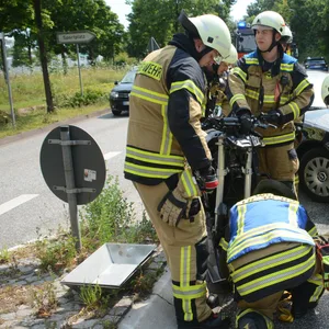 BMW-Fahrer übersieht Motorradfahrer – ein Schwerverletzter in Wentorf