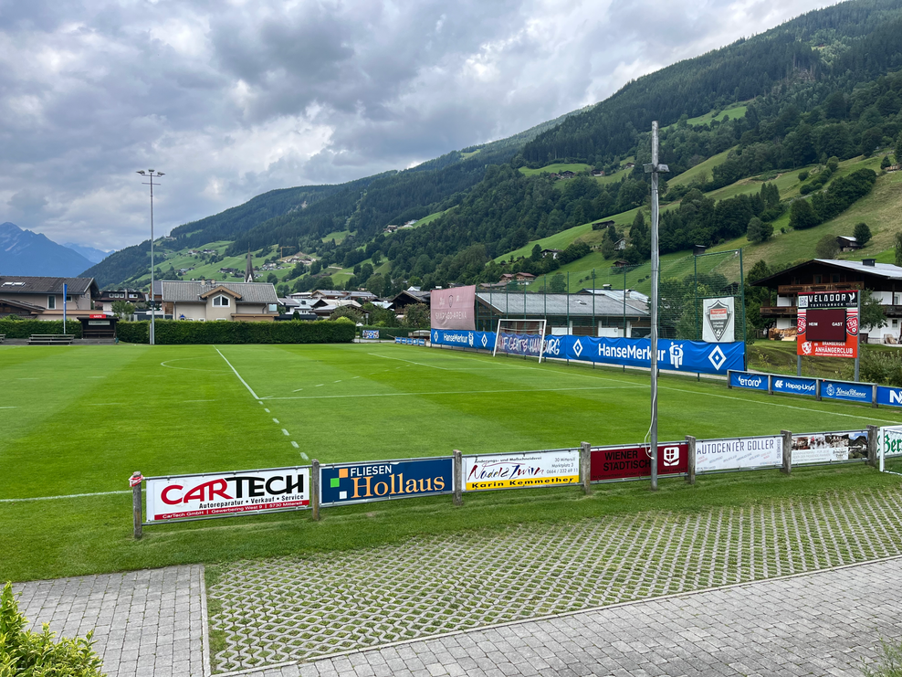 Einer der Trainingsplätze des HSV in Bramberg