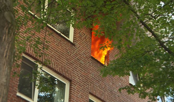 Hearth in Hamburg: metre-high flames popping out of window – girl severely injured