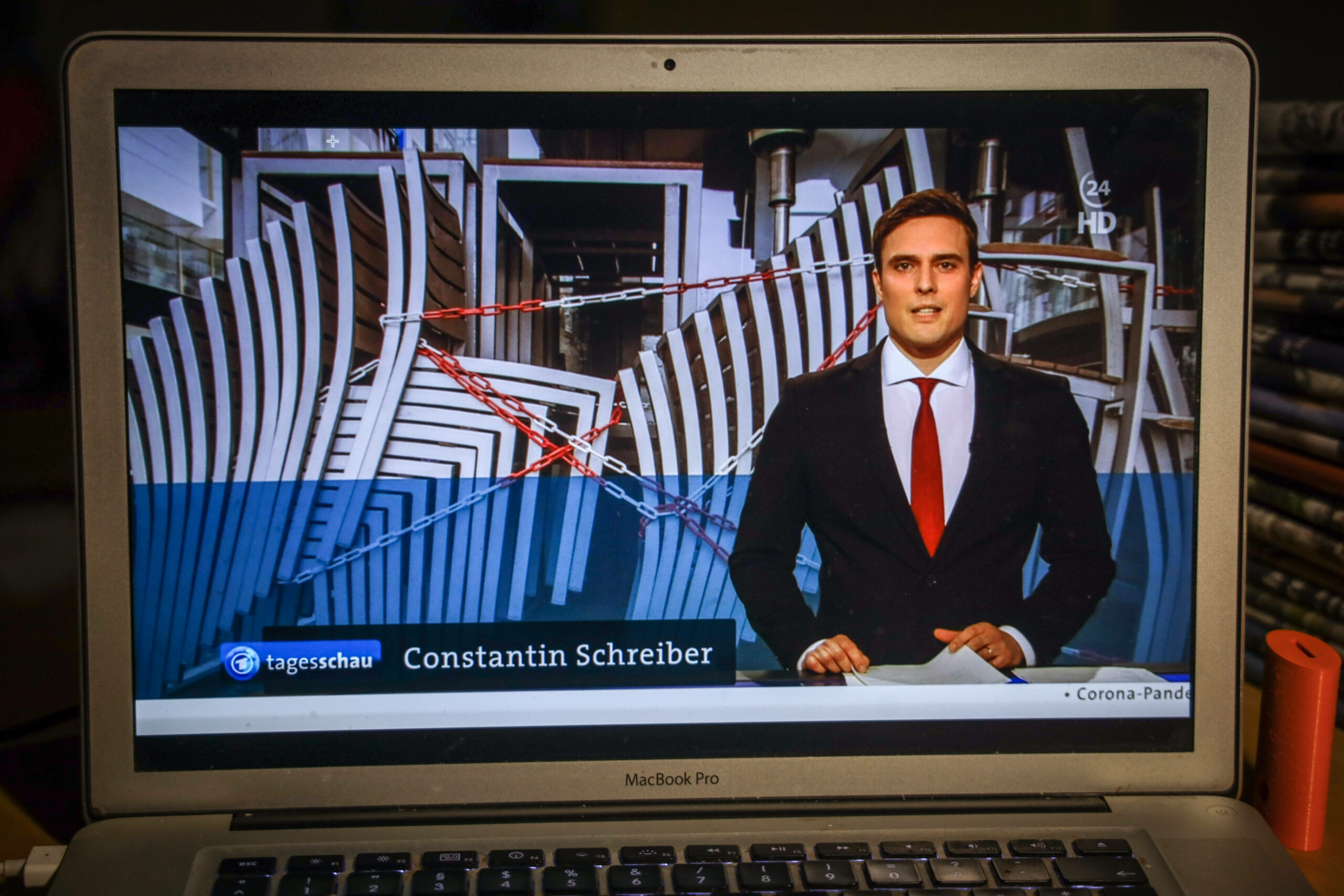 Am frühen Donnerstagmorgen sagte „Tagesschau“-Sprecher Constantin Schreiber, dass es bei der Sendung Einschränkungen gebe. (Archivbild)