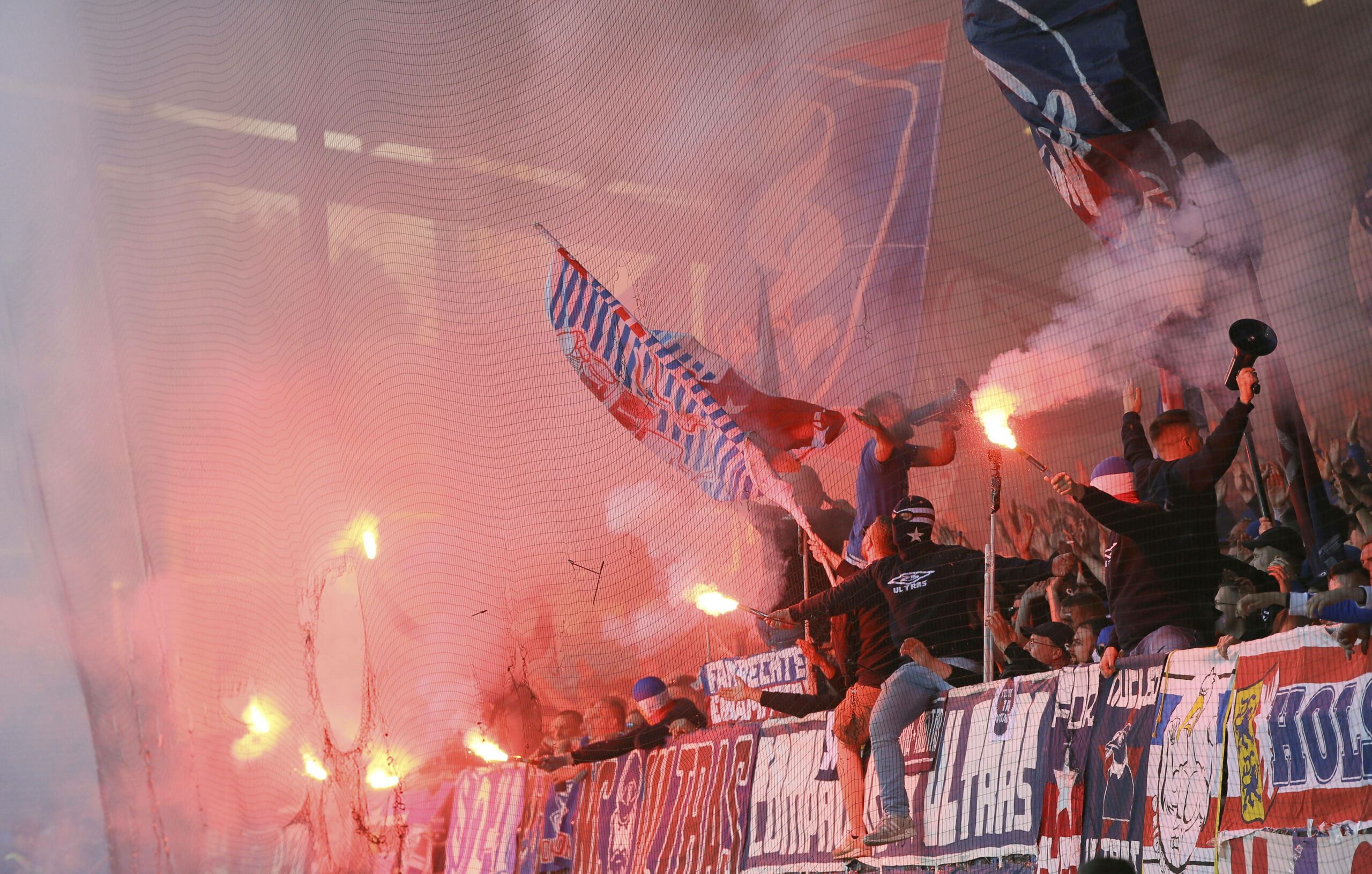 Holstein Kiel feierte den Aufstieg feurig.