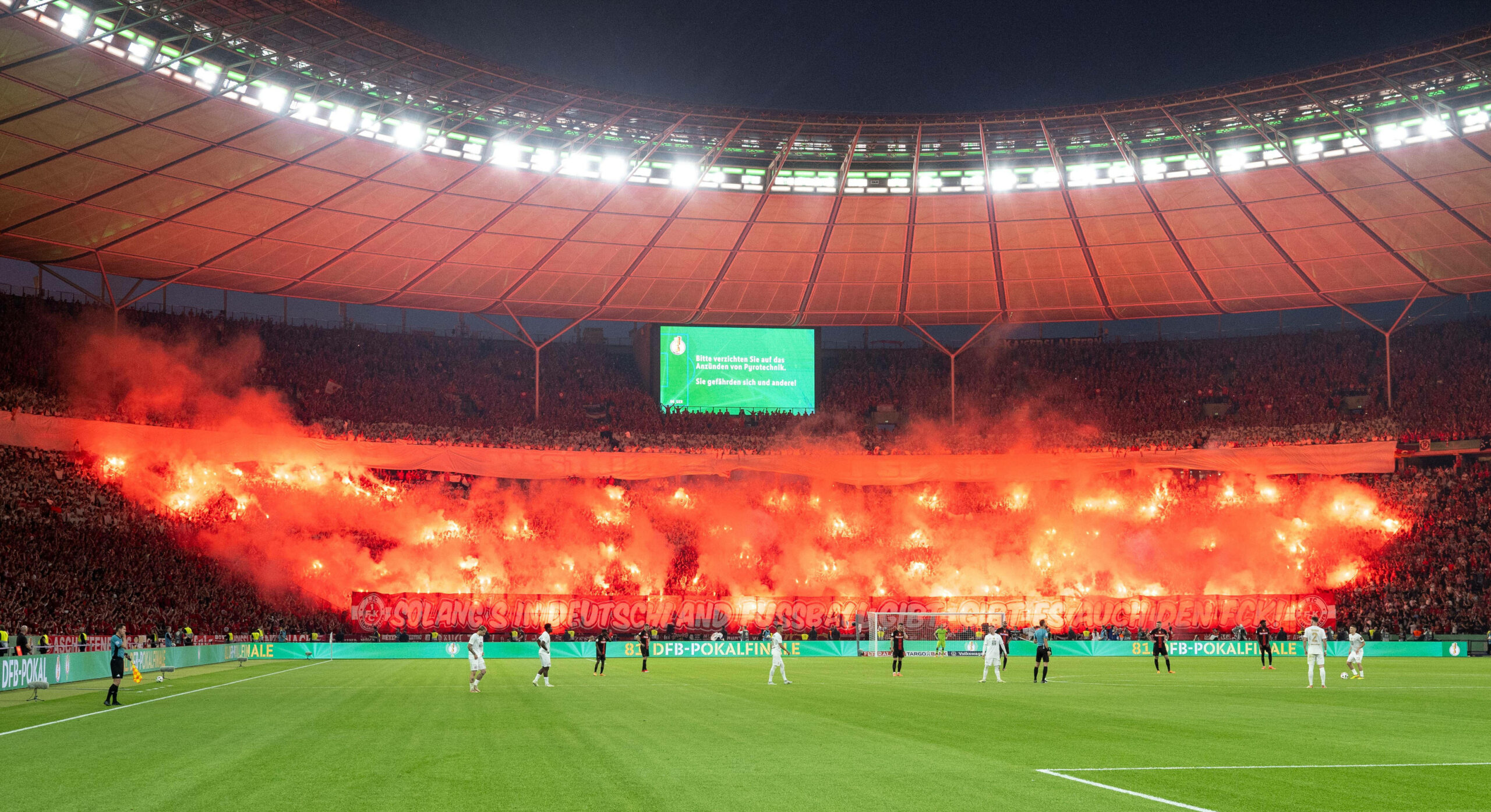 Pyrotechnik beim DFB-Pokalfinale