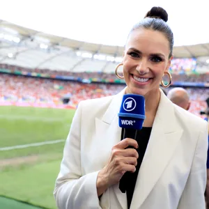 Esther Sedlaczek bei der ARD